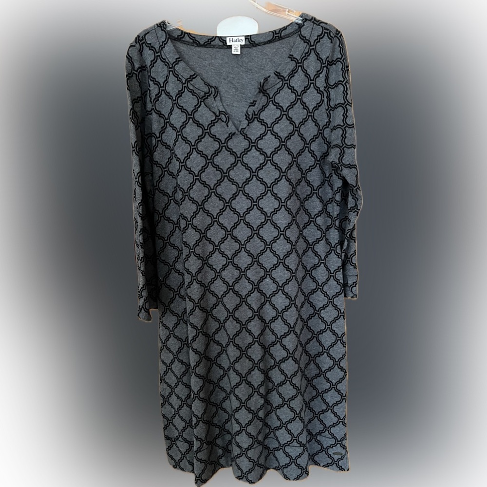 Hatley dress… Extra large, black and gray pattern